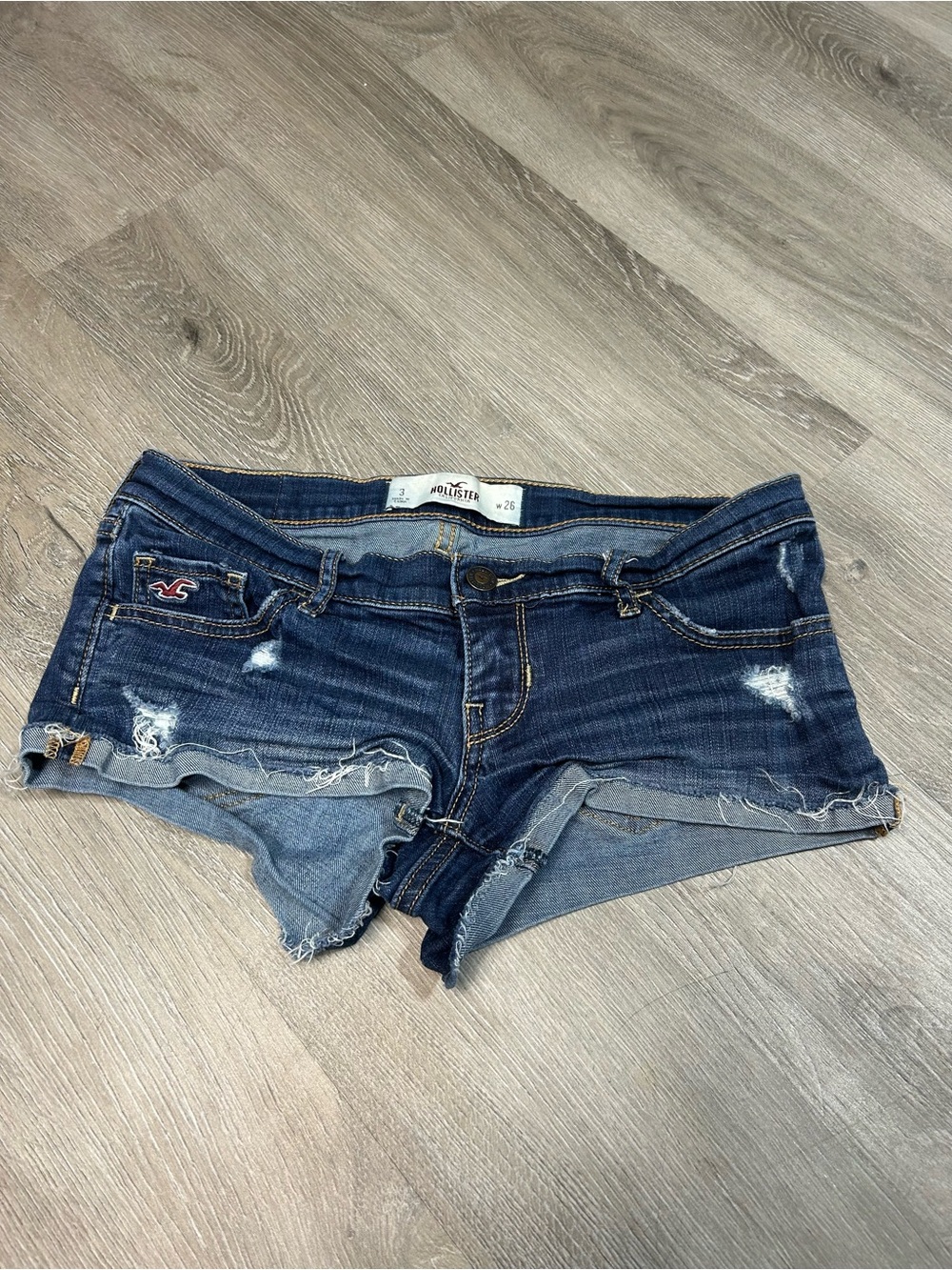 Y2K Vintage 2000's
Hollister Lowrise Micro Short
Size 26/ Size 3